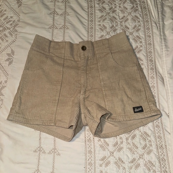 Hammies sand colored shorts! New with tags in size 30! - Picture 3 of 5